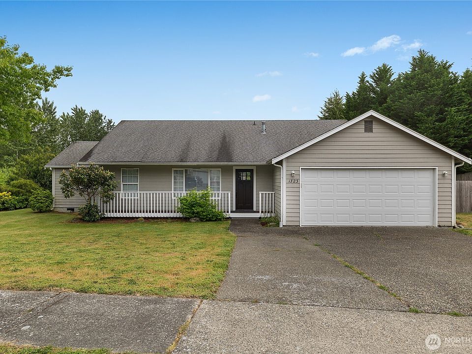 1st image of 1323 Scarlet Oak Drive SE