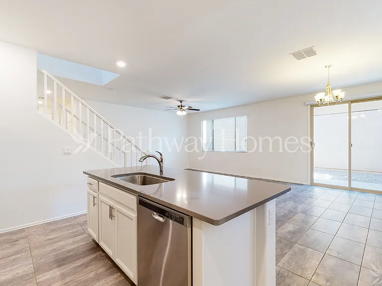 16604 W Sierra St — Photo 9