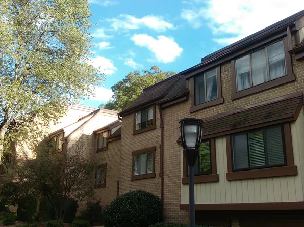 1670 Parkcrest Cir APT 200, Reston, VA 20190