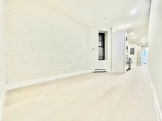 Rented by HOLTON REAL ESTATE INC.