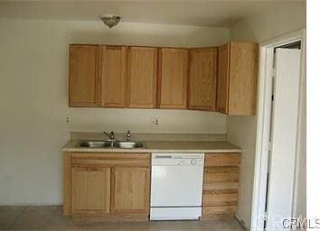 3rd image of 1474 W Windsor St