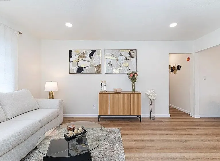 2 bed, 1447 sqft, $6,000 — Photo 2