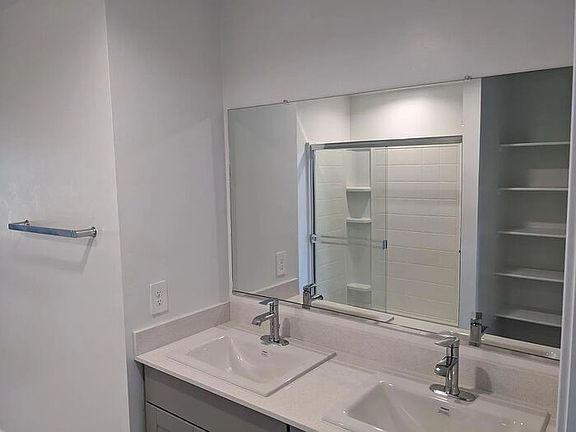 3rd image of 11164 S Weismann Dr