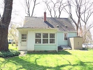 4th image of 851 Bataan Ave