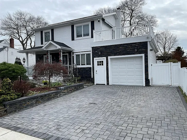 Brookside Ct — Photo 4