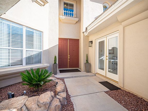4th image of 204 N Ring Dove Dr