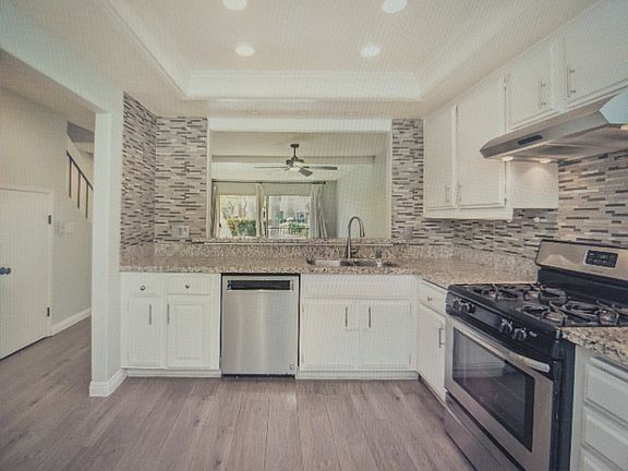 4th image of 16291 Lakefront Cir #46