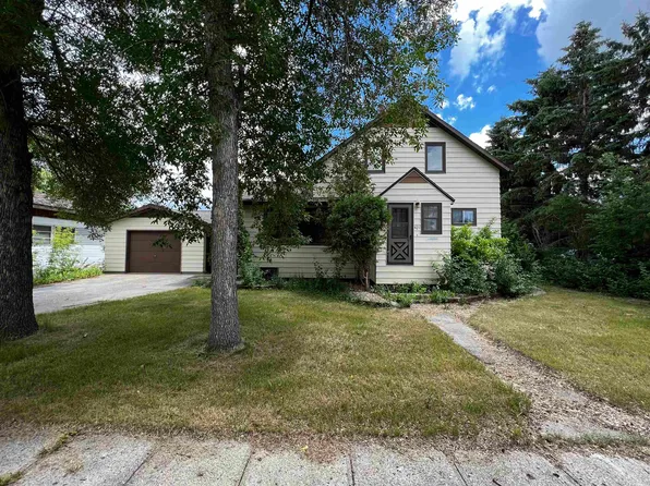 421 Main St, Sherwood, ND 58782