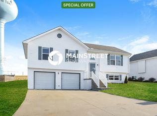 12575 NW Oak Ridge Rd, Platte City, MO 64079