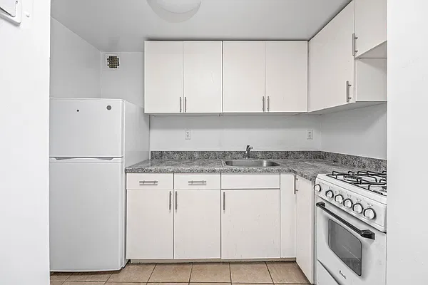 Kitchen, photo 2