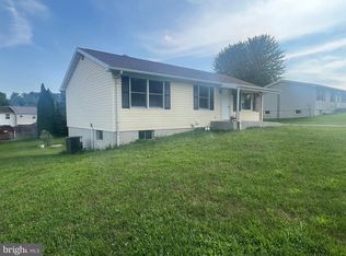 8774 Oxford Cir, Waynesboro, PA