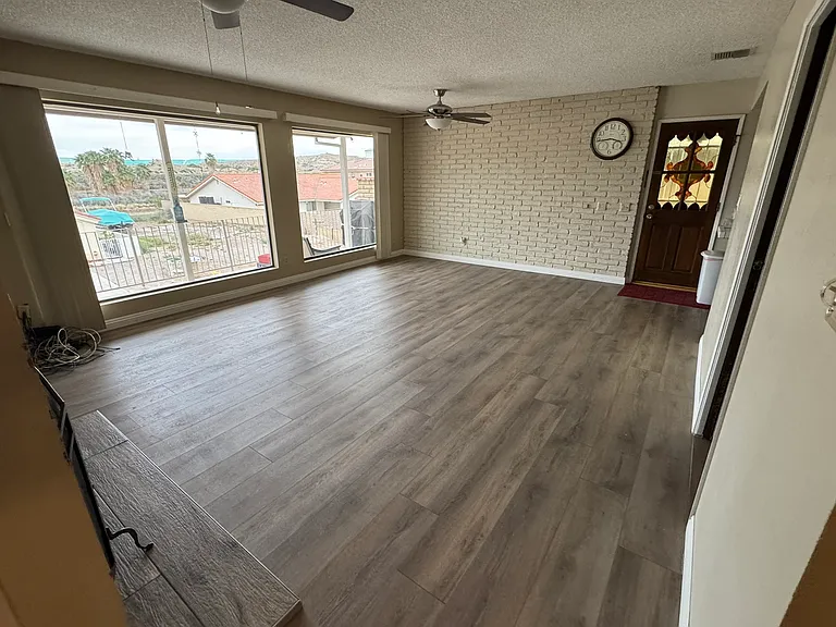 1464 Riverfront Dr — Photo 12