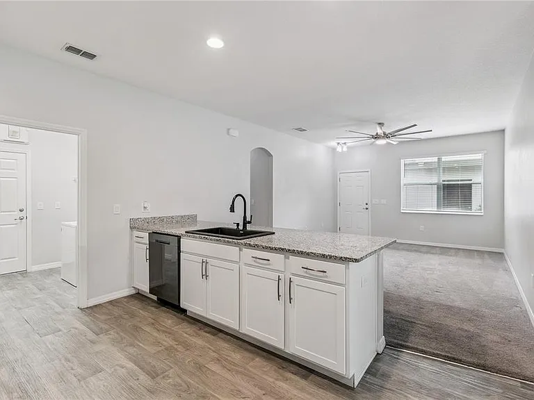 1863 Shumard Ave — Photo 12
