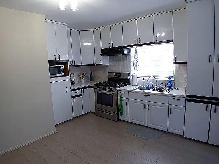2950 Tyburn St — Photo 3