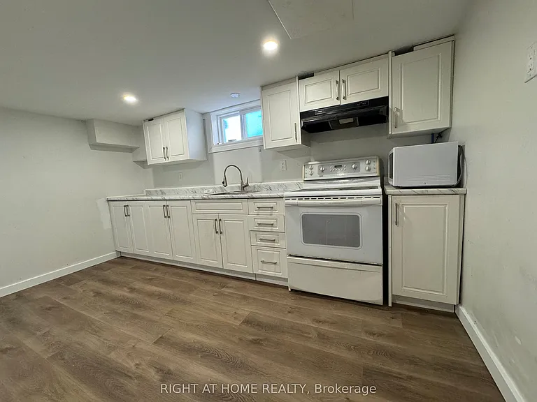 950 Queens Blvd #LOWER — Photo 7