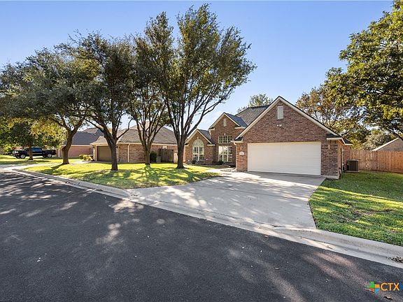 2nd image of 2623 Meadow Wood Dr