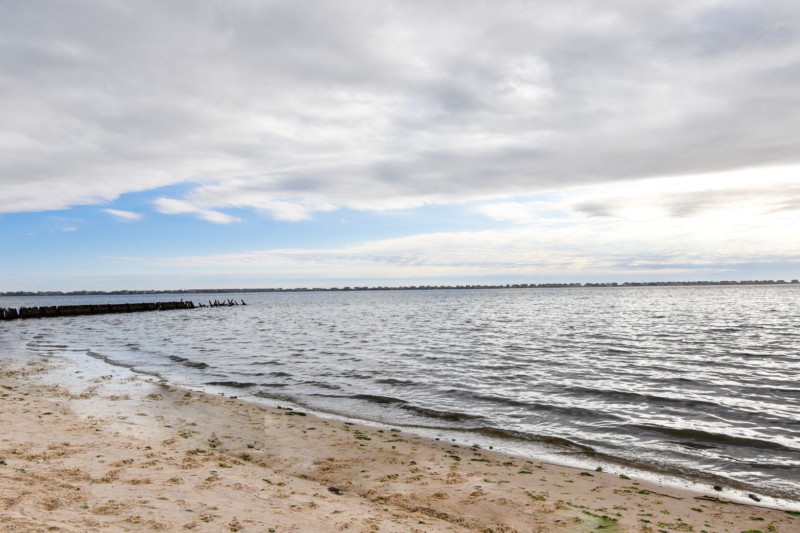  Bay at End of Street
