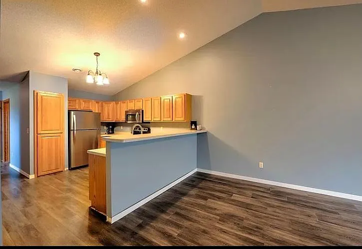 3 bed, 1400 sqft, $1,800 — Photo 3