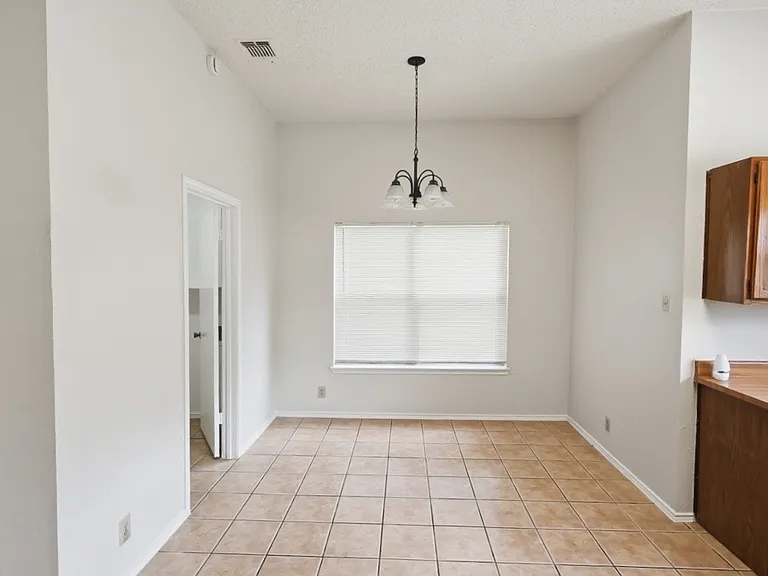 227 Burlington Dr — Photo 14