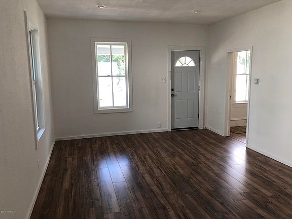 3rd image of 479 Washington Ave