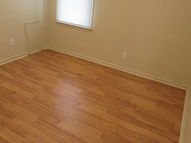 2276 Hiawatha Park Dr — Photo 4