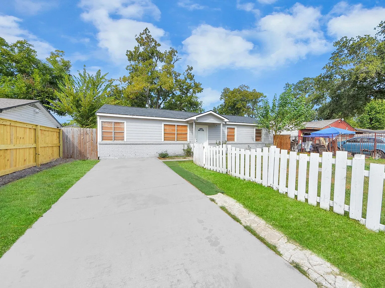 3 bed, 1.5 bath, 1095 sqft, $1,700 — Photo 2