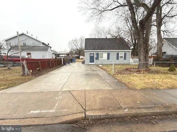 165 Cabbel Dr, Manassas Park, VA 20111