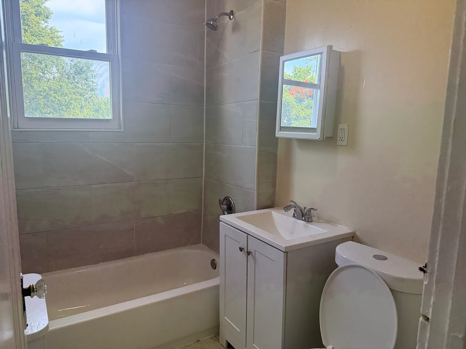 3 bed, $2,500 — Photo 4
