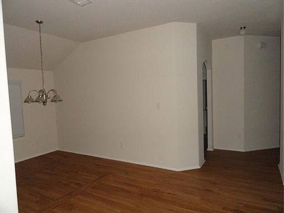 3rd image of 6526 Briar Moss Ln