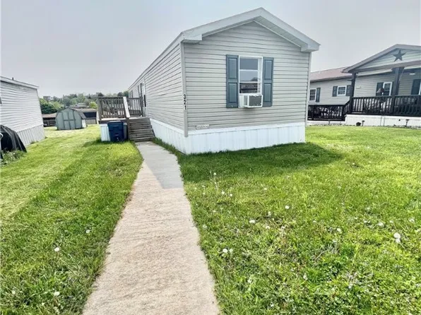 321 Maruca Dr, Mount Pleasant, PA 15666