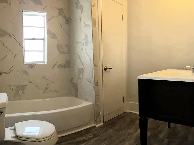 457 Hopkins St — Photo 6