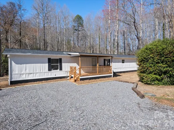 5580 Sugar Hill Rd, Marion, NC 28752