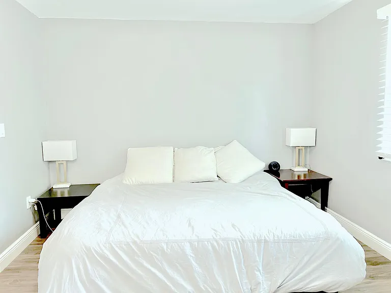 4728 114th Ave #203 — Photo 17