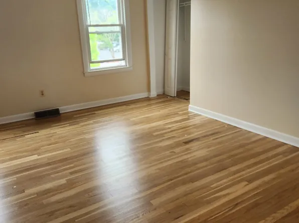 104 N Main St #2R, Mansfield, MA 02048