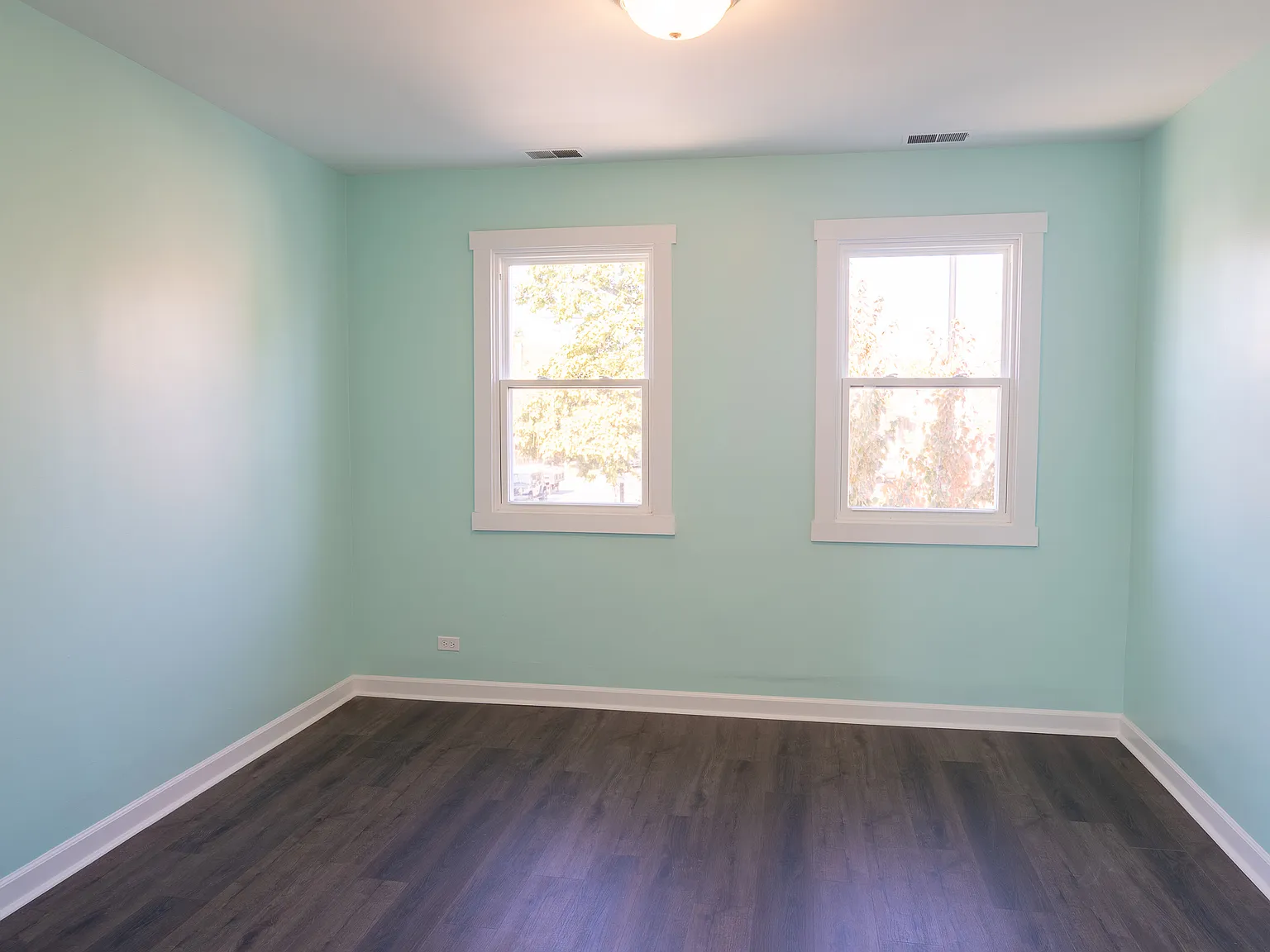 2 bed, 1000 sqft, $1,750 — Photo 4
