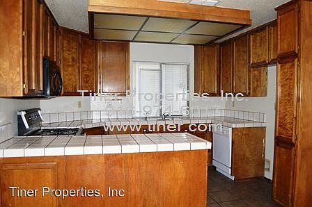 2nd image of 138 River Run Cir