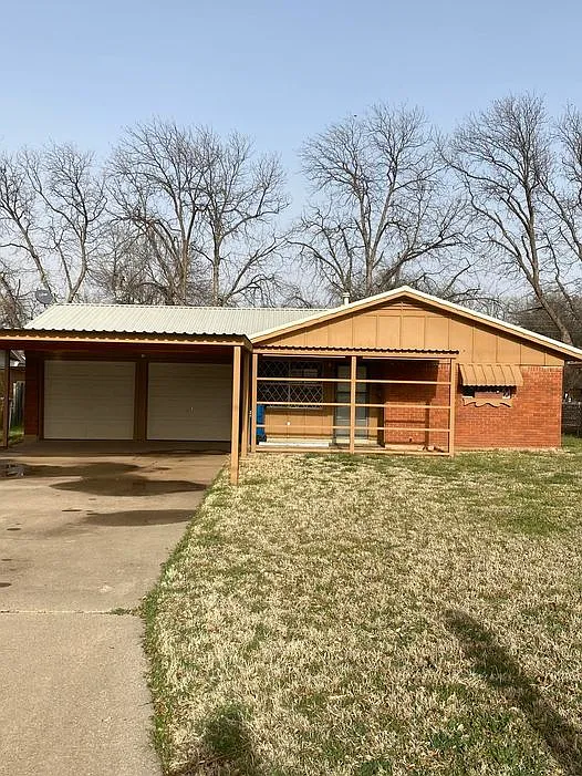 1800 Woodruff Ln