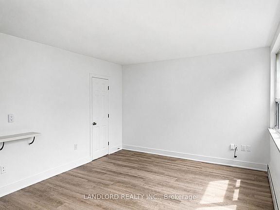 4th image of 140 Springhurst Ave #31