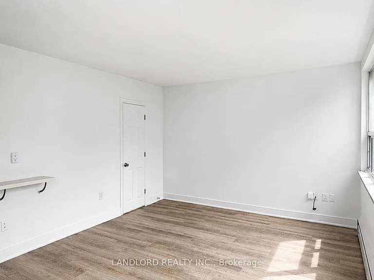 140 Springhurst Ave #31 — Photo 4