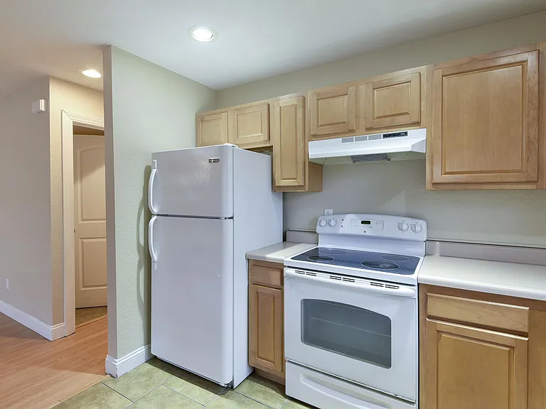 Mountain Grove Duplexes - 526NW — Photo 7