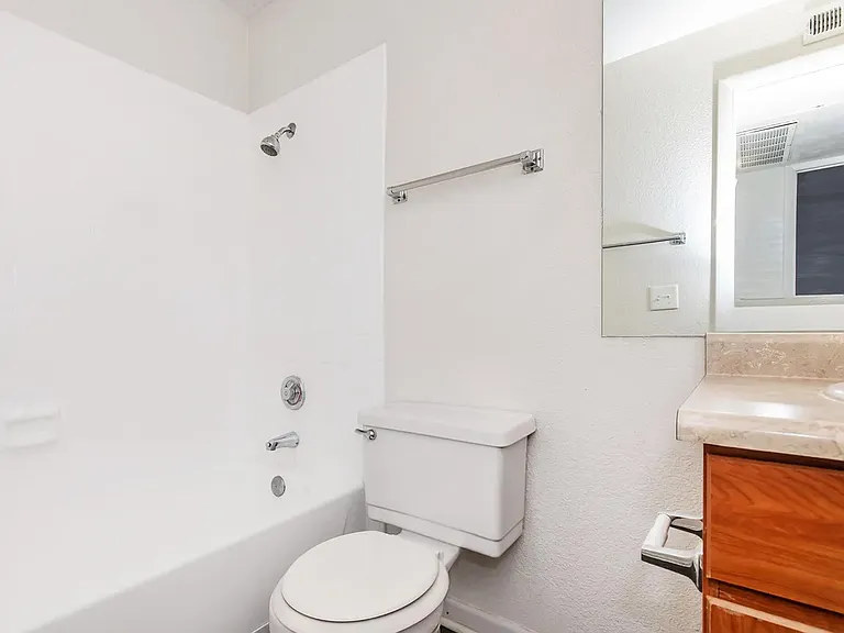 Crystal Pointe — Photo 28
