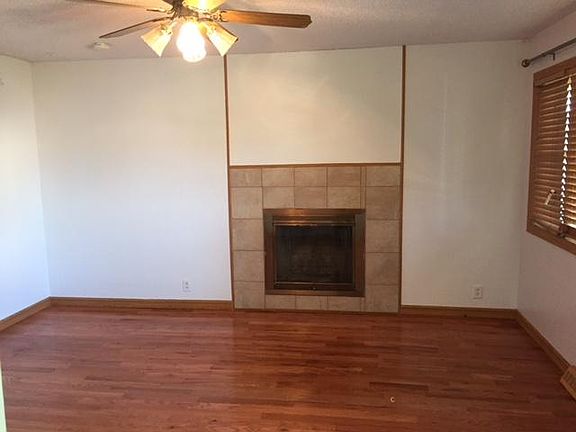 3rd image of 721 Willow Dr