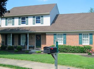 211 Roosevelt Cir, Ephrata, PA 17522