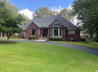 375 Stonegate Dr, Paducah, KY 42003