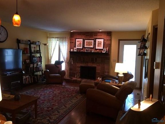 5th image of 101 Deerfield Cir APT A