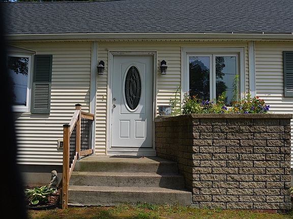 4th image of 18 Highland Park Dr
