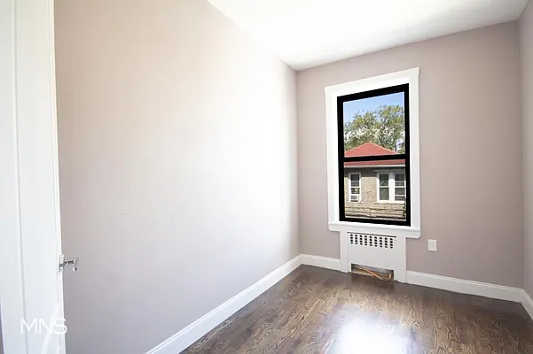 Rented by MNS | media 10