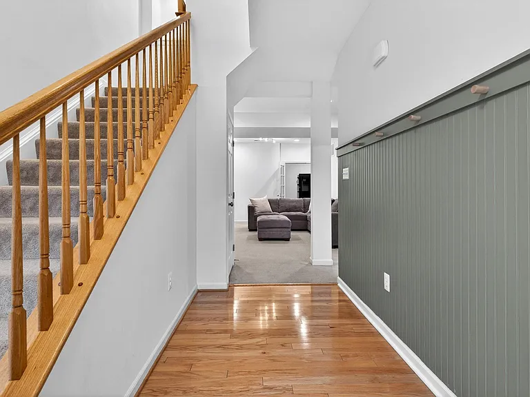 2417 Abington Dr — Photo 4
