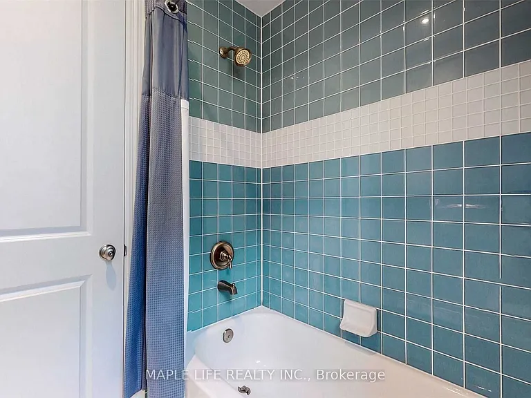 246 Sir Benson Dr — Photo 30