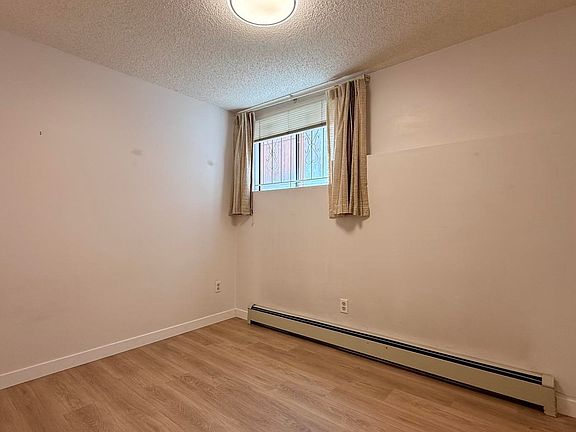 4th image of 879 W 62nd Ave #Basement